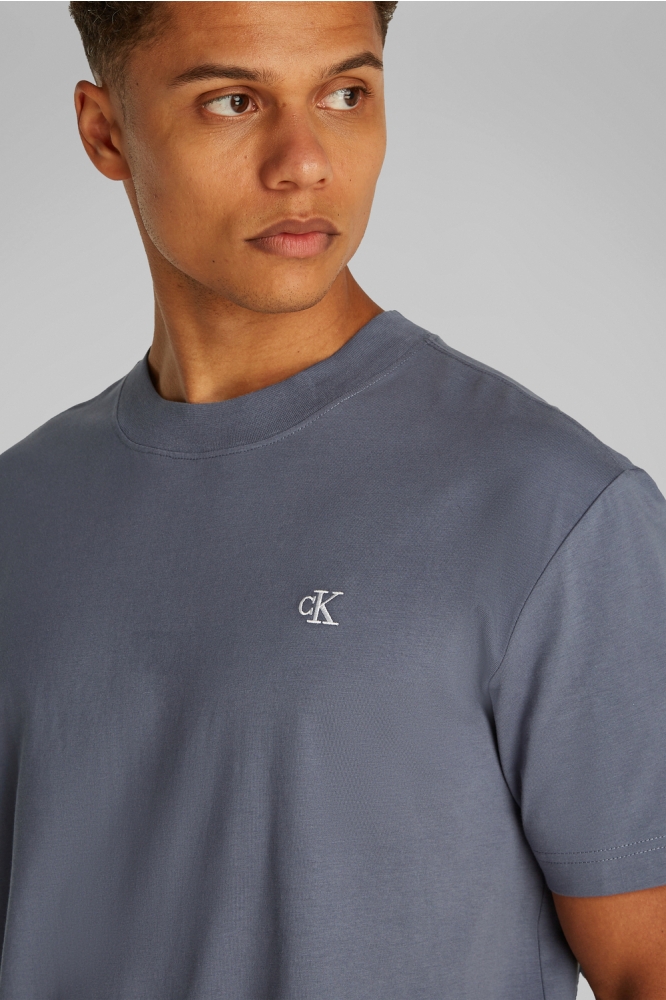 SERIF FONT GRAPHIC TEE J30J327473 GRISAILLE